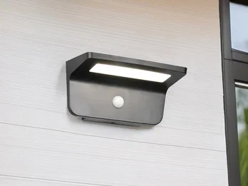Reality Leuchten Solar Außenwandleuchte ATICO auch per USB aufladbar mit Bewegungsmelder, B: 20cm